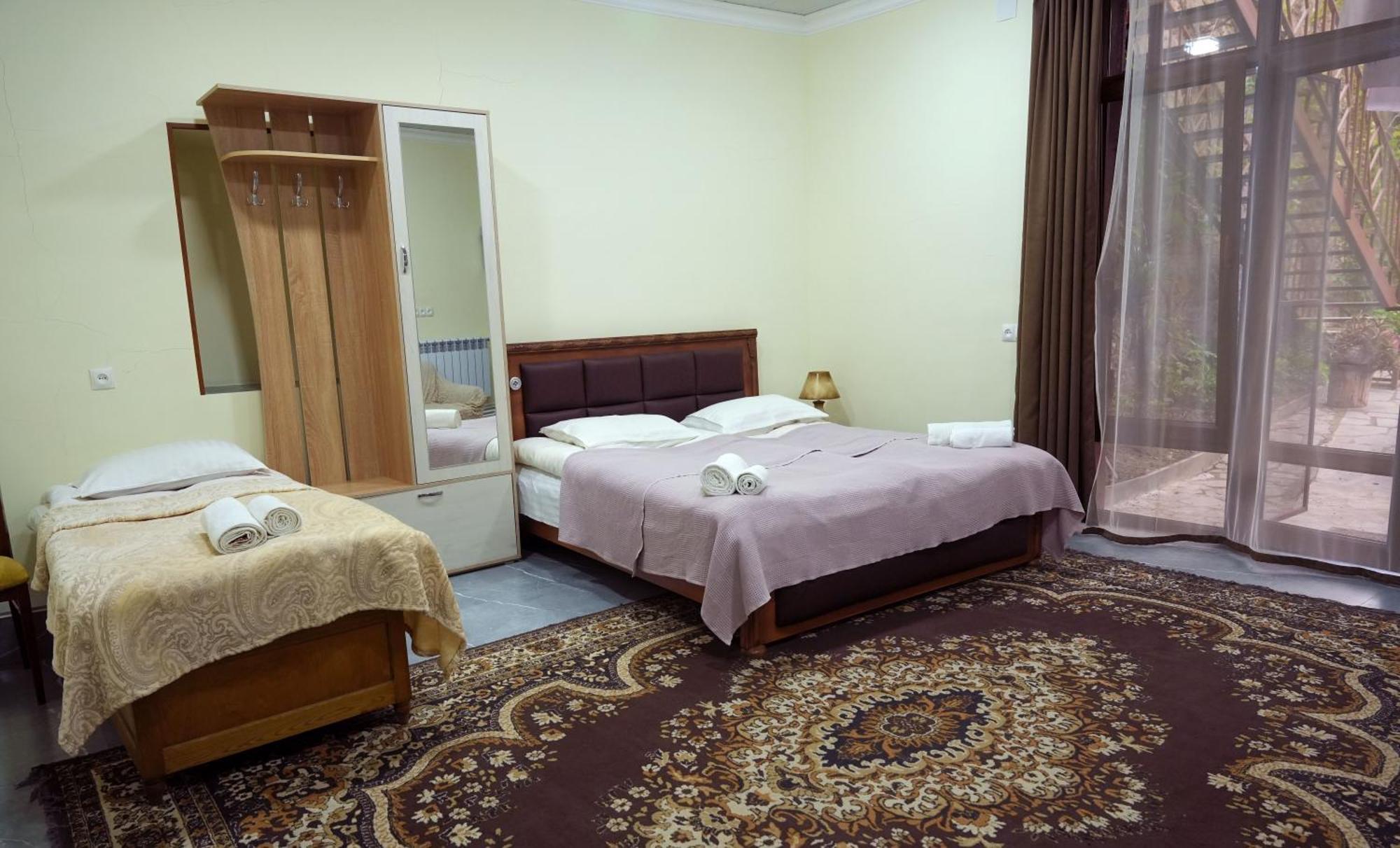 Iris B&B In Debed Canyon 알라베르디 외부 사진